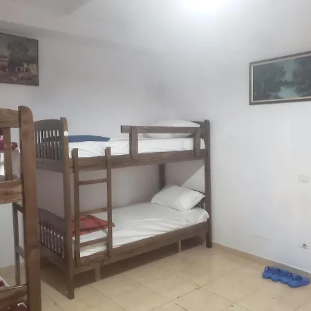 Hostel Split Rock Tiran