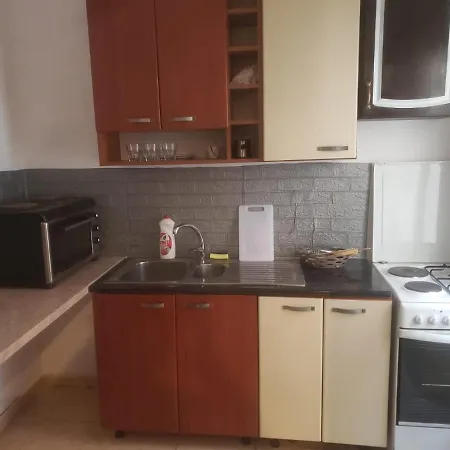 Hostel Split Rock Tiran