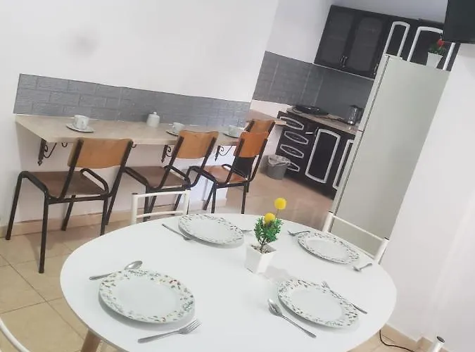 Split Rock * Τίρανα