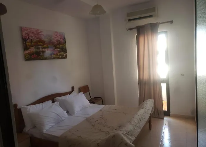 Hostel Split Rock Tirana