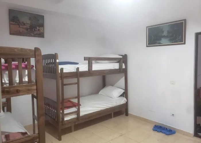 Hostel Split Rock Tirana