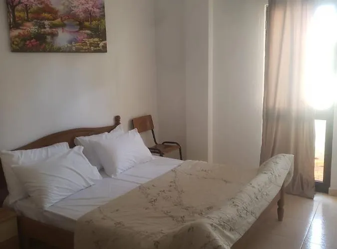 Split Rock * ティラナ