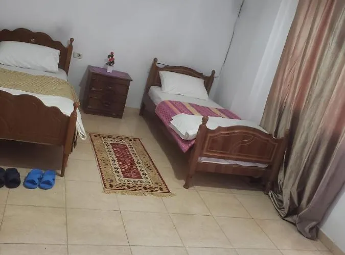 Hostel Split Rock Tirana